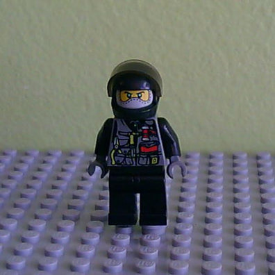 LEGO Minifigure-Specs - Tool Vest Torso-Dino Attack-DIN003-Creative Brick Builders